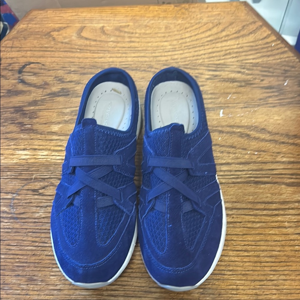 Easy Spirit women gorgeous Navy Blue Slip-On Sneakers